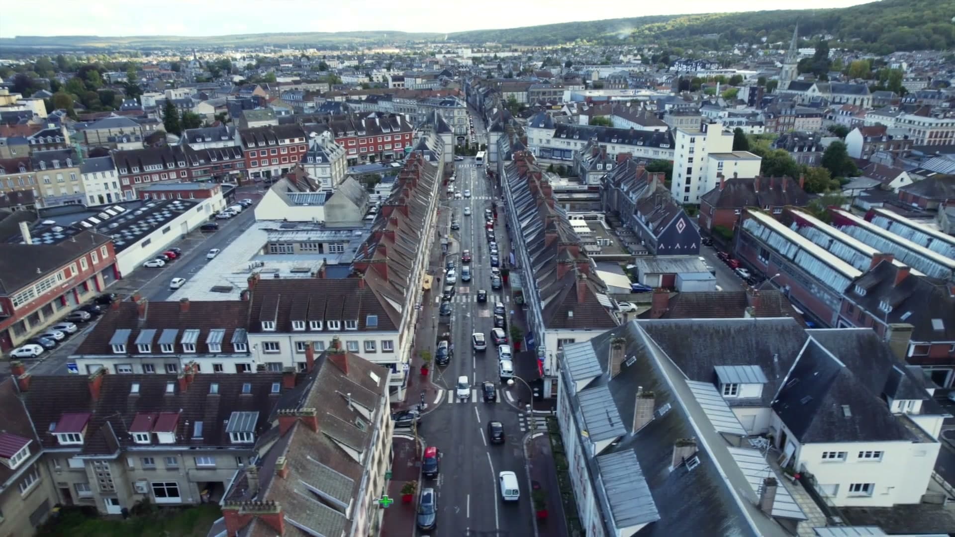 Vue aérienne d'une ville normande
